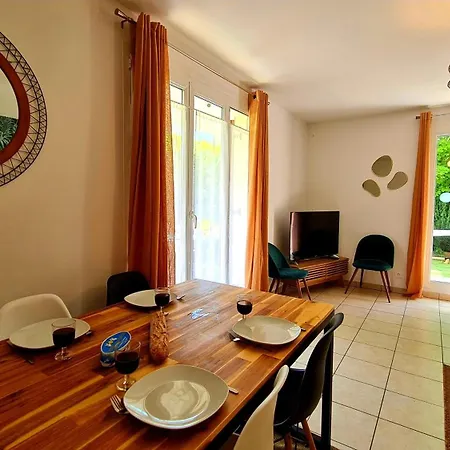 Happy 5 Minutes To - Free Wifi - Parking & Garden Apartament